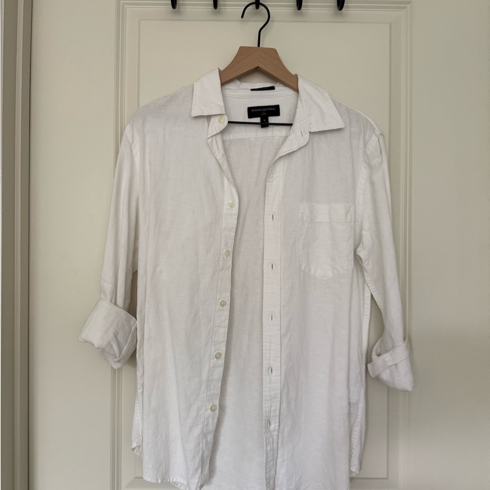 Banana Republic White Button-Up Shirt - Picture 2 of 8